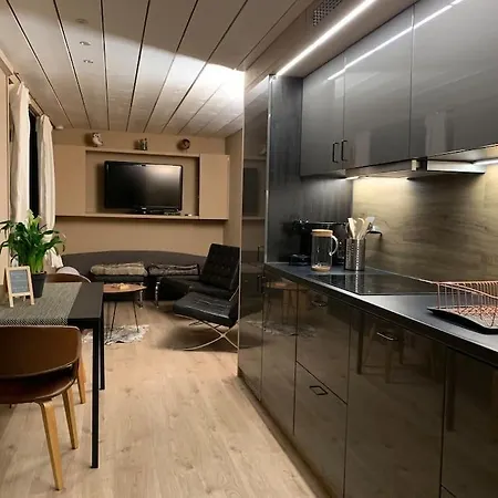 Containair , Terrasse Et Vue Exceptionnelles فيلة